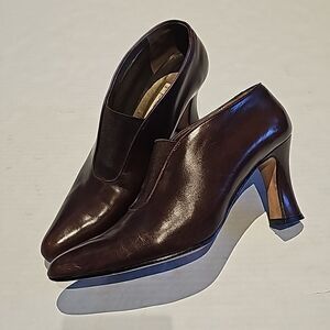Paloma leather made in Italy brown heels size 8.5